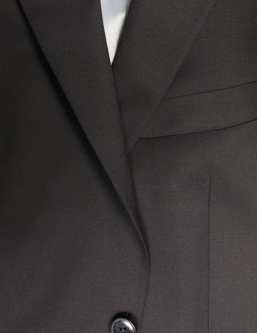 Costume Noir Ajustée